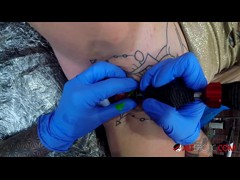 ❤️ Tsis tshua muaj tattooed hottie Sully Savage tau txais tattoo ntawm nws clitoris ❤️ porno ntawm hmn.passiveincome1.ru% ﹏